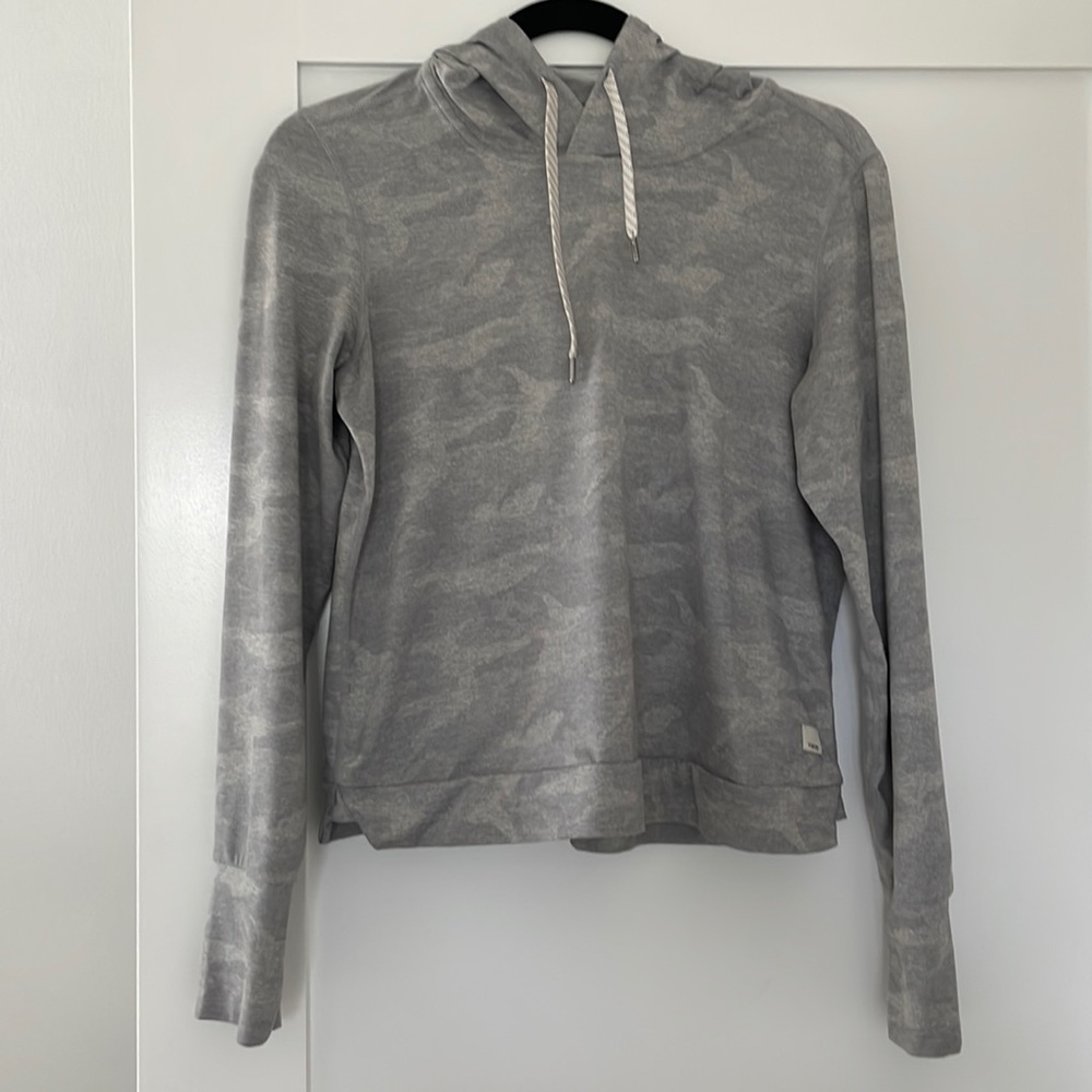 Vuori halo essential hoodie